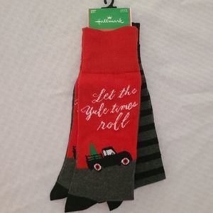 👀50% OFF🛻🎄🧦NWT‼️ 2-pairs of Hallmark "Let the Yule Times Roll" Crew Socks